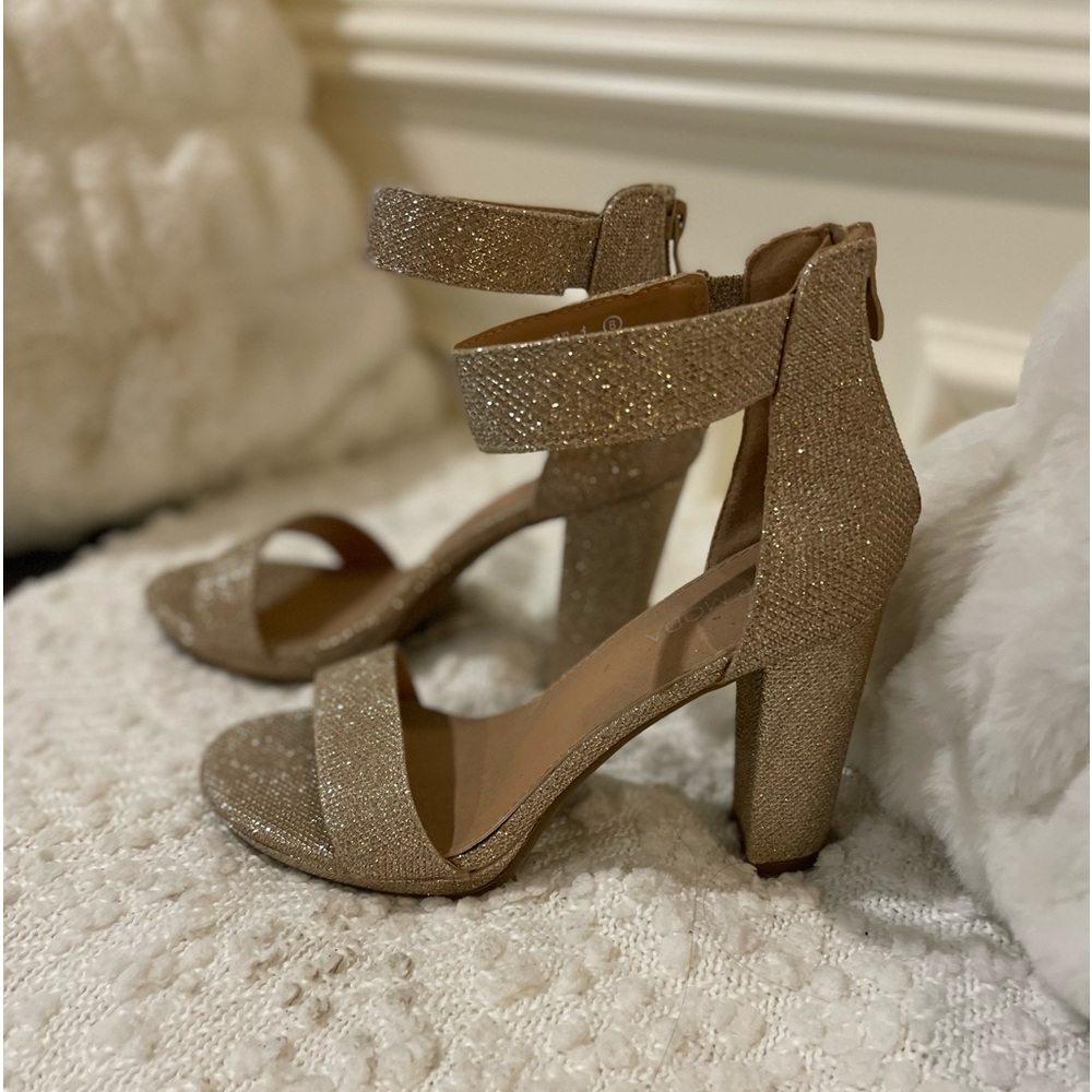 Gold Glitter Heels, Size 8